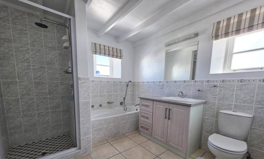 5 Bedroom Property for Sale in Struisbaai Western Cape